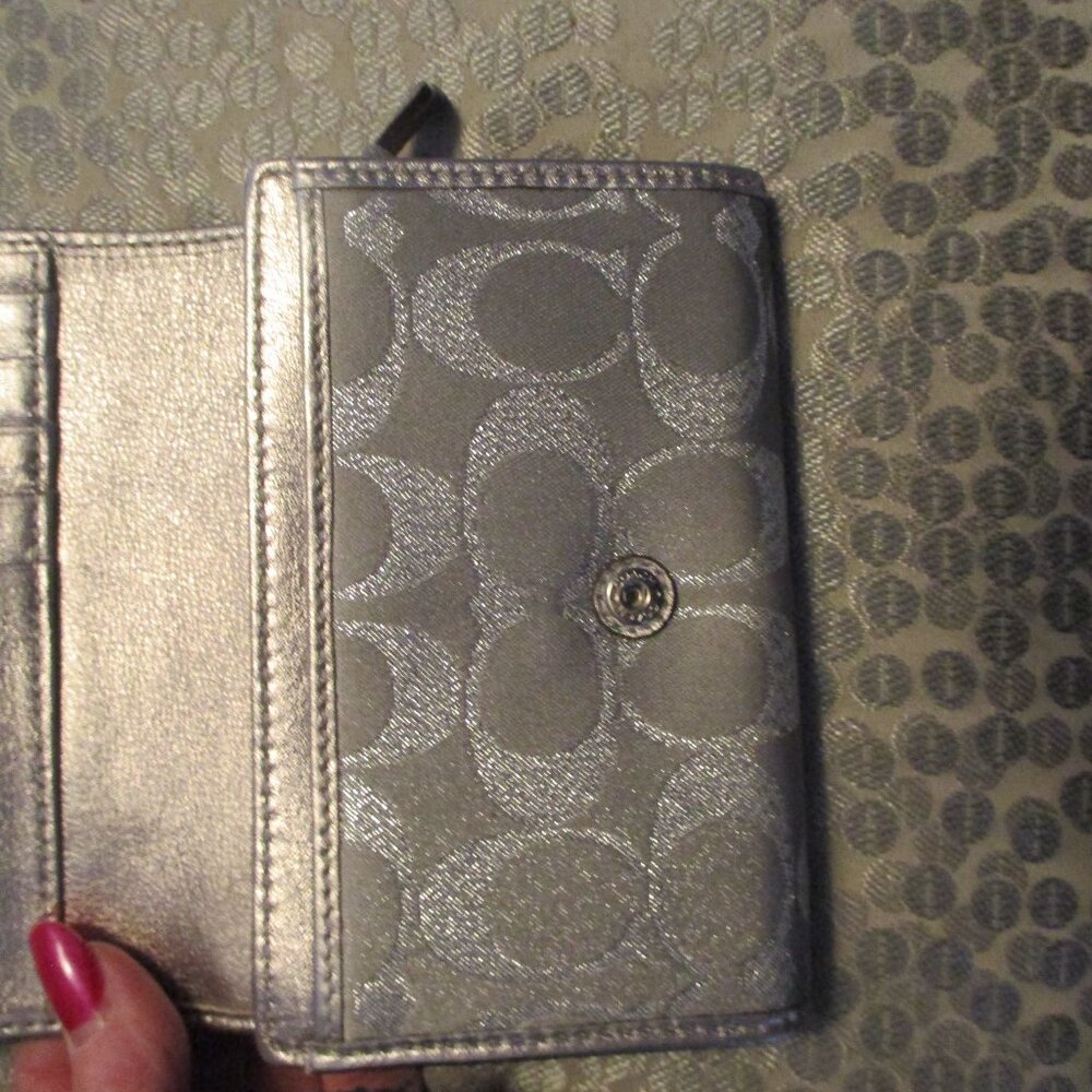 new with tags coach pebble  surface handbag and signature wallet - Picture 5 of 7